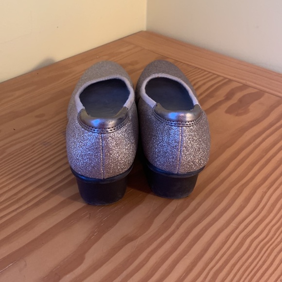 Ann Klein espadrilles. - Picture 3 of 4